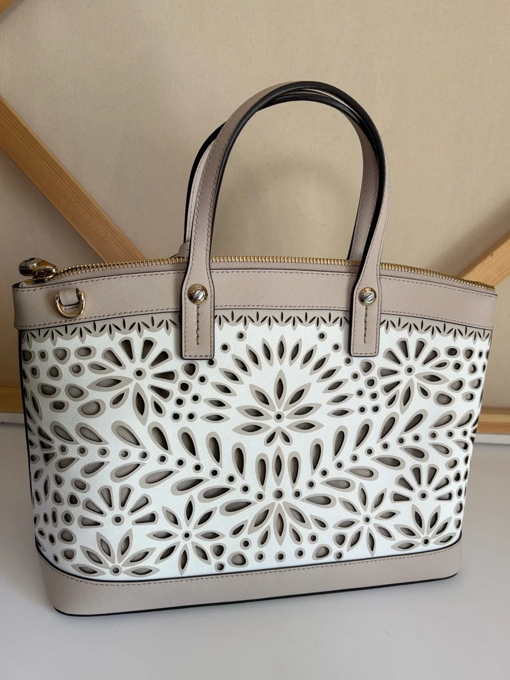 henri bendel laser cut satchel w crossbody NWT rare - Picture 3 of 11